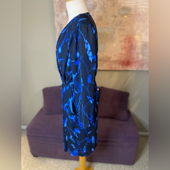 Banana Republic Blue and Black Long Sleeve wrap style dress Size 8 - Picture 10 of 12